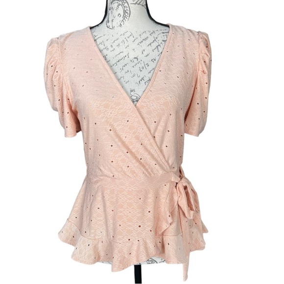 sala la fille Tops - SALA la fille peach eyelet top size M